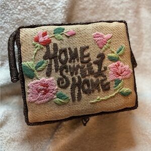 St Jane Collection Multi color Home Sweet Home Sewing Basket Wicker Padded Lined